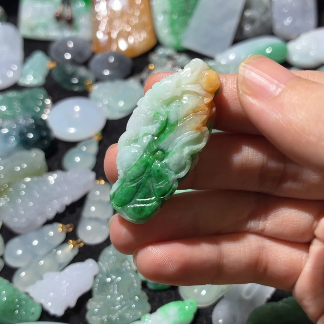 翡翠未镶嵌吊坠(不含链)