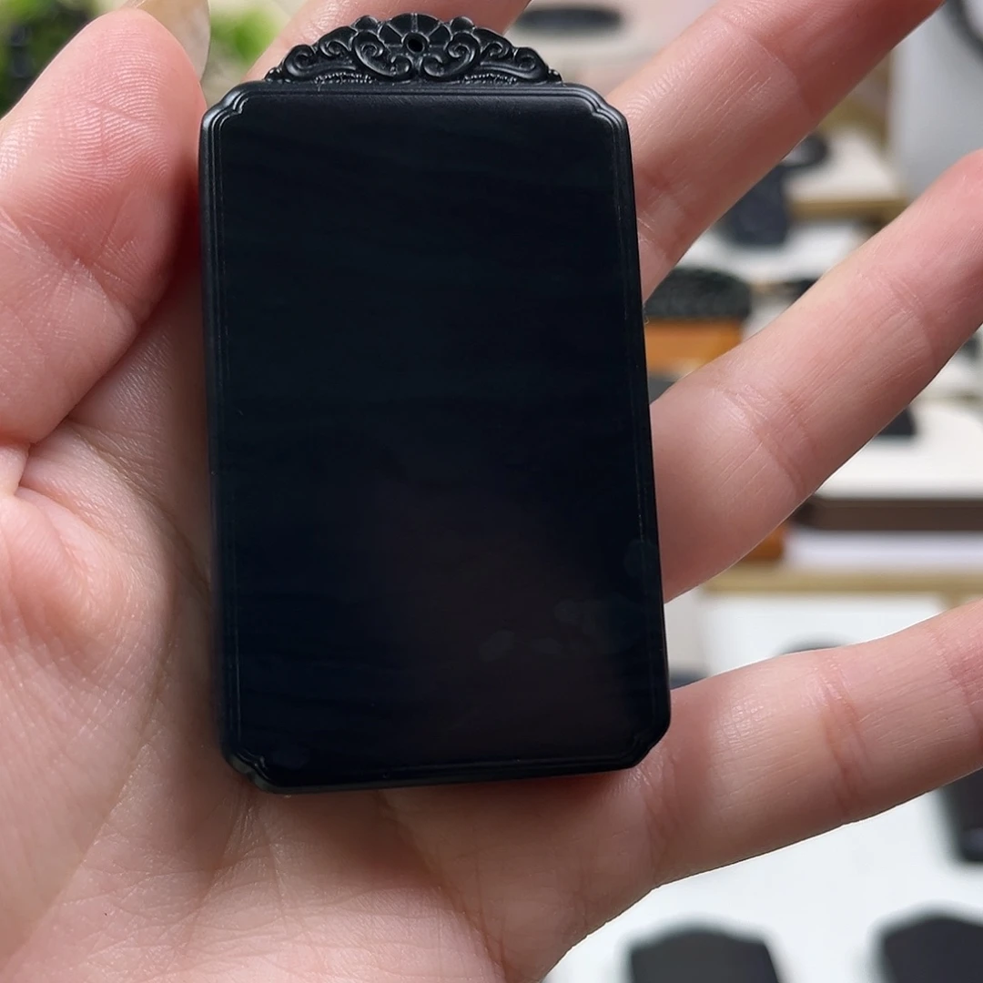 和田玉（墨玉）未镶嵌颈饰47高83克左右