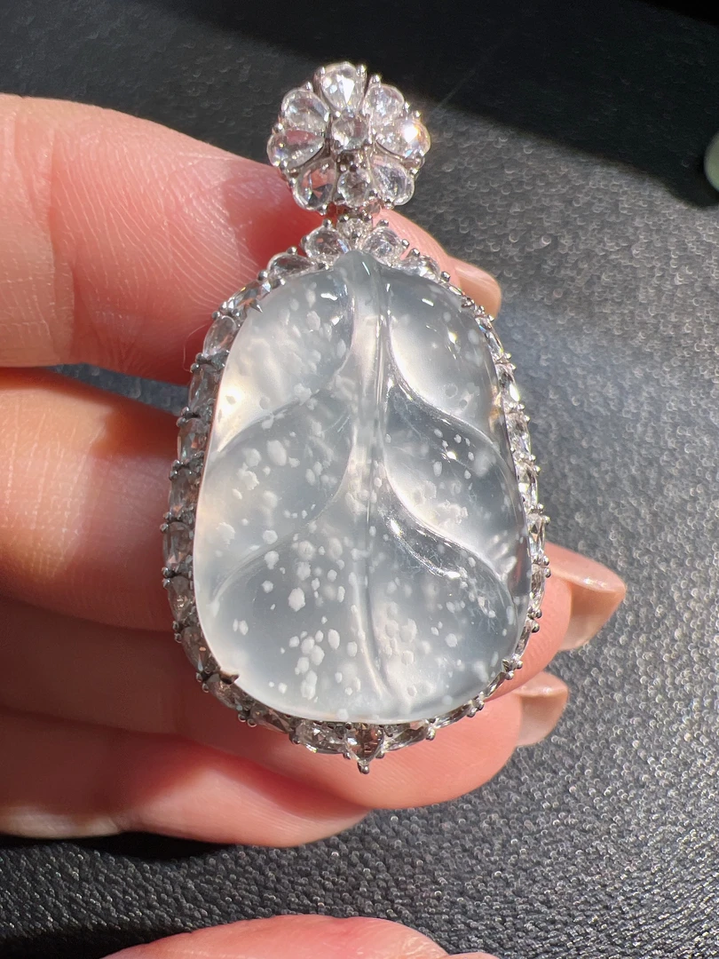 10k金镶嵌木那雪花叶子，整35.3×19.8×11.7裸21.7×15.4×4.9