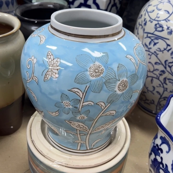 瓷片微瑕陶瓶。。。。。。丝丝