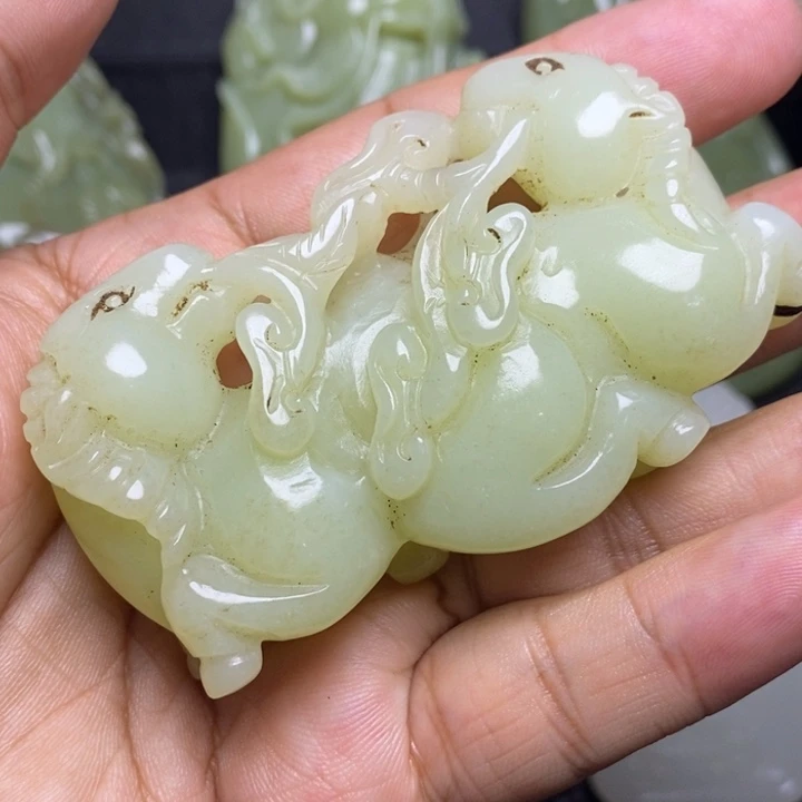 和田玉未镶嵌颈饰