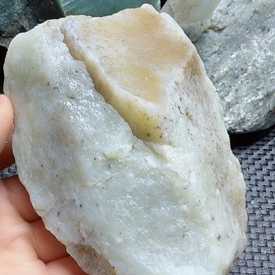 和田玉（糖玉）未镶嵌珠宝半成品