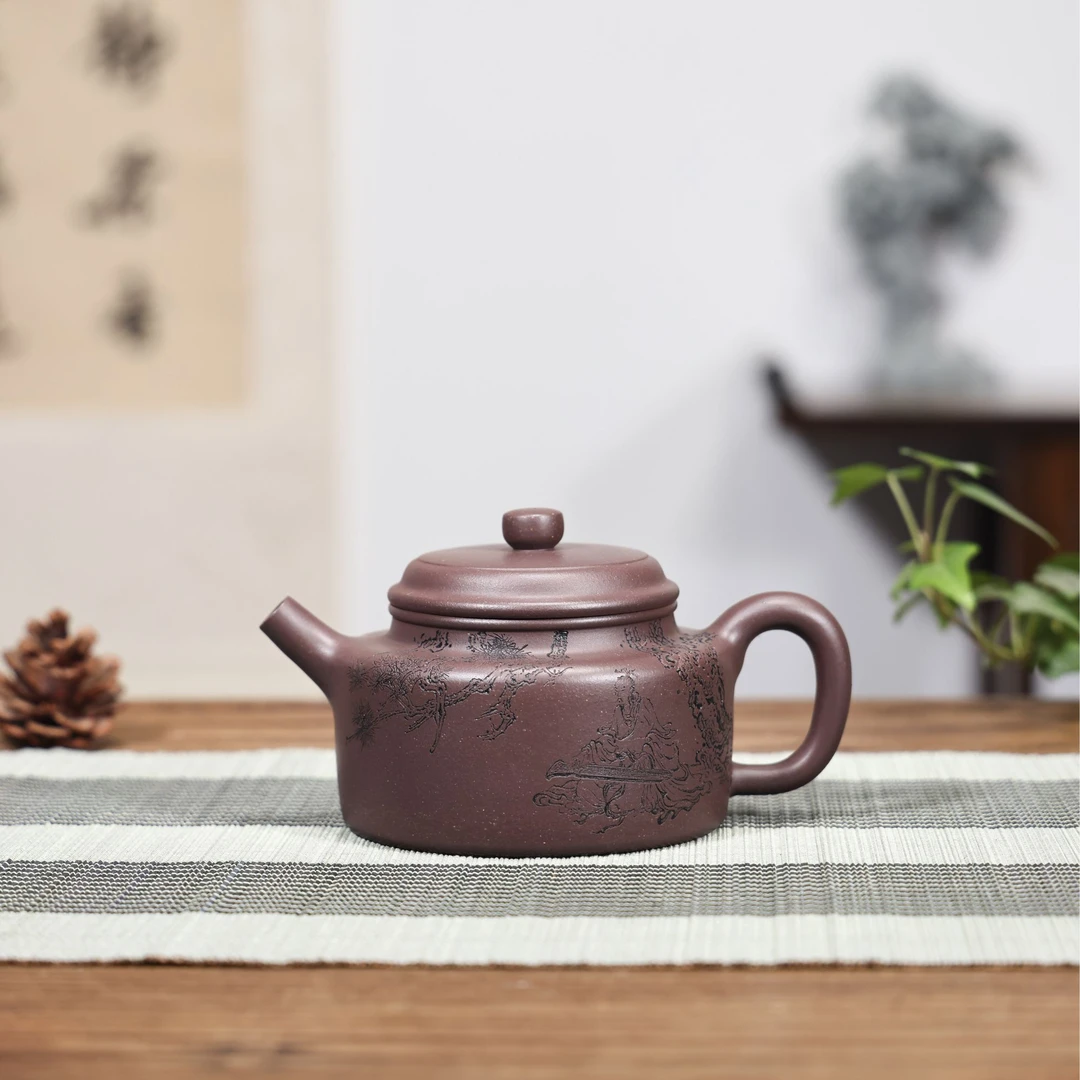 宜兴原矿紫砂深井高温老紫泥内推球孔刻绘人物大德钟壶340cc