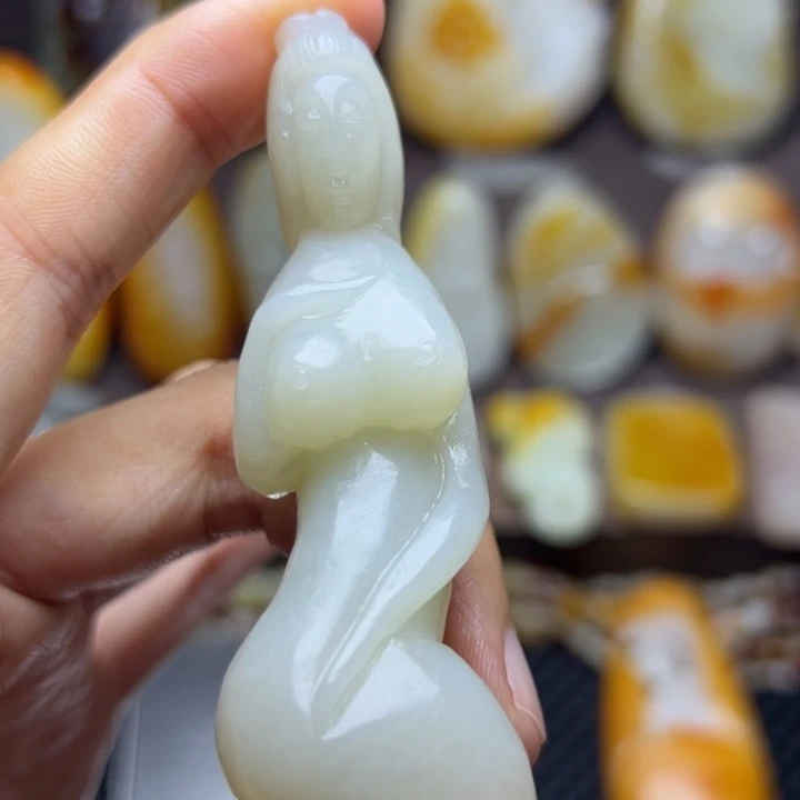 和田玉未镶嵌颈饰