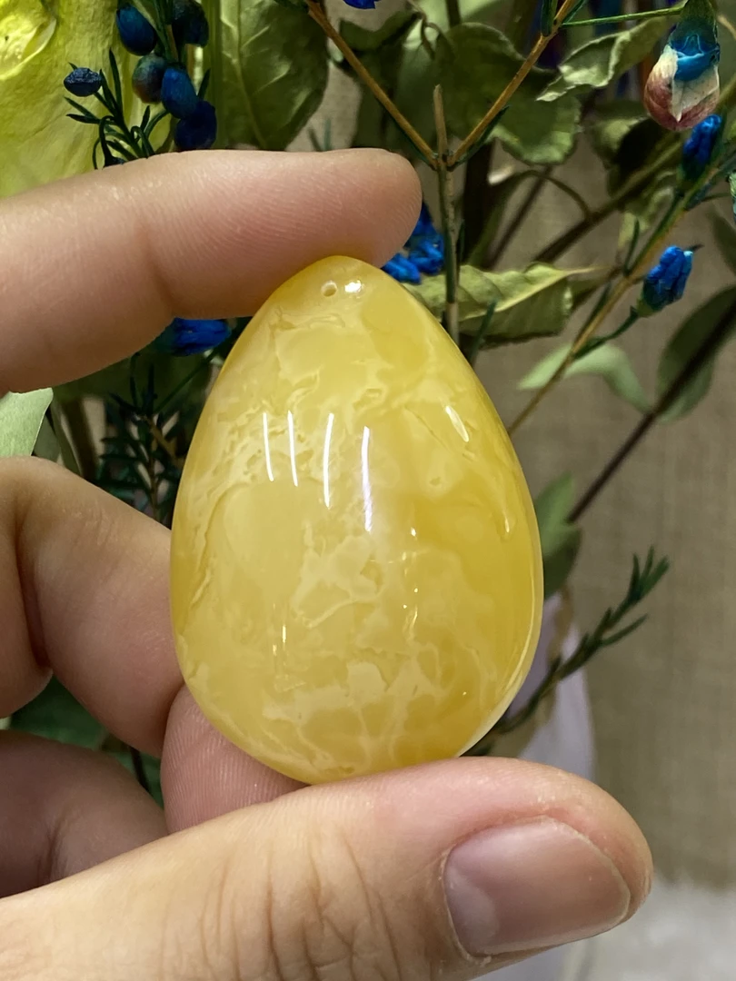 天然原矿蜜蜡水滴吊坠尺寸44.6—31.5—13.1