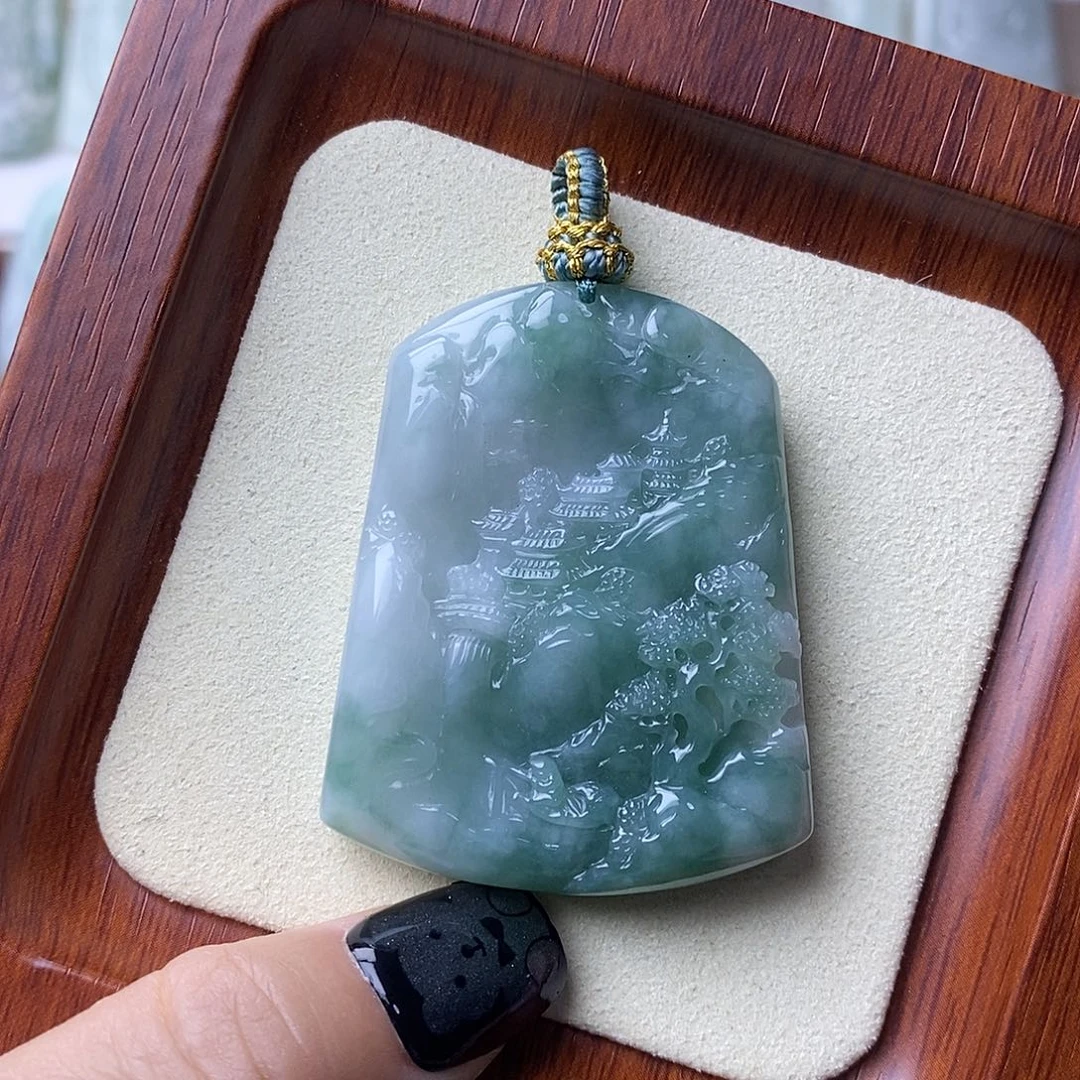翡翠未镶嵌颈饰山水牌