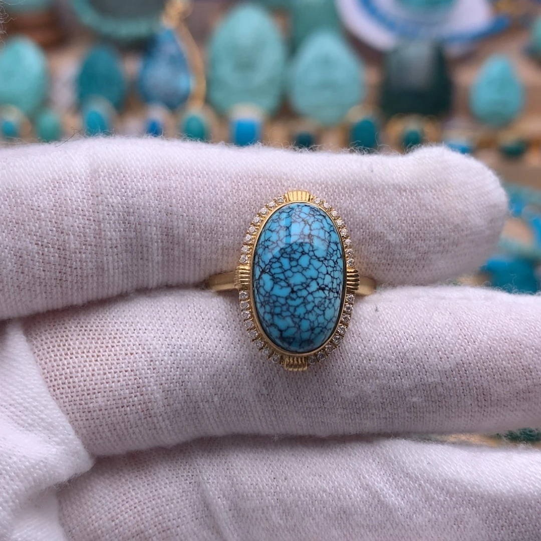 L****绿松石18K金镶嵌珠宝奇石