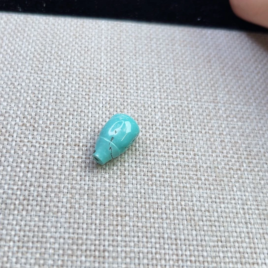 那****未镶嵌绿松石珠宝奇石