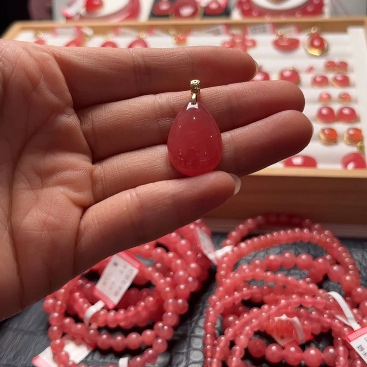 菱锰矿（红纹石）18K金镶嵌颈饰