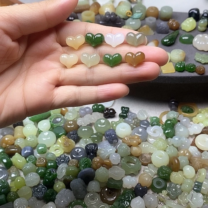 未镶嵌和田玉挂件屁桃98一个多样性发其一