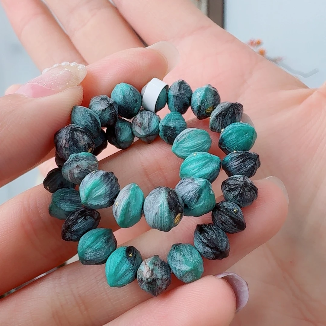 画***鸦绿松石未镶嵌珠宝奇石