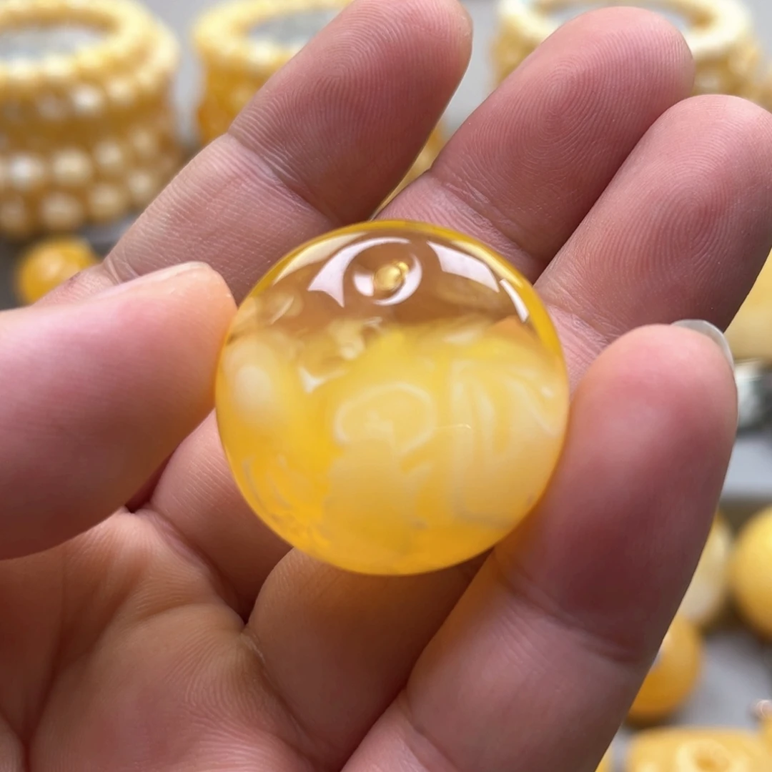 未镶嵌颈饰琥珀吊坠