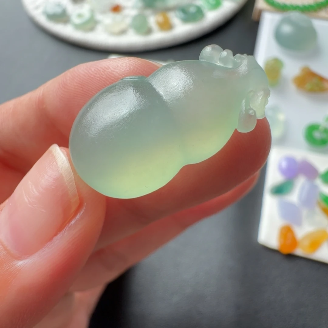 定制翡翠未镶嵌冰种晴水绿葫芦