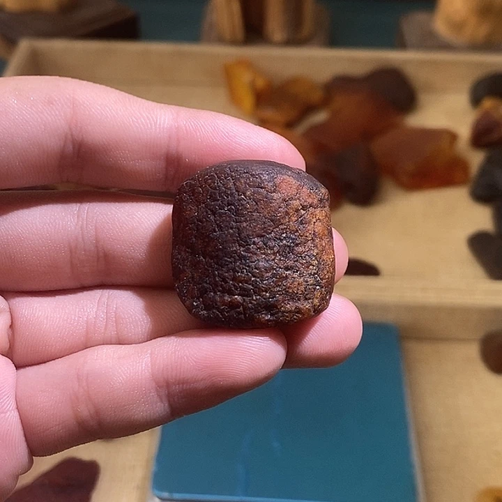 琥珀未镶嵌裸石金绞蜜