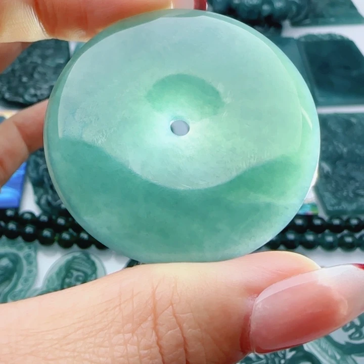 翡翠未镶嵌颈饰多样性发货天然A货翡翠