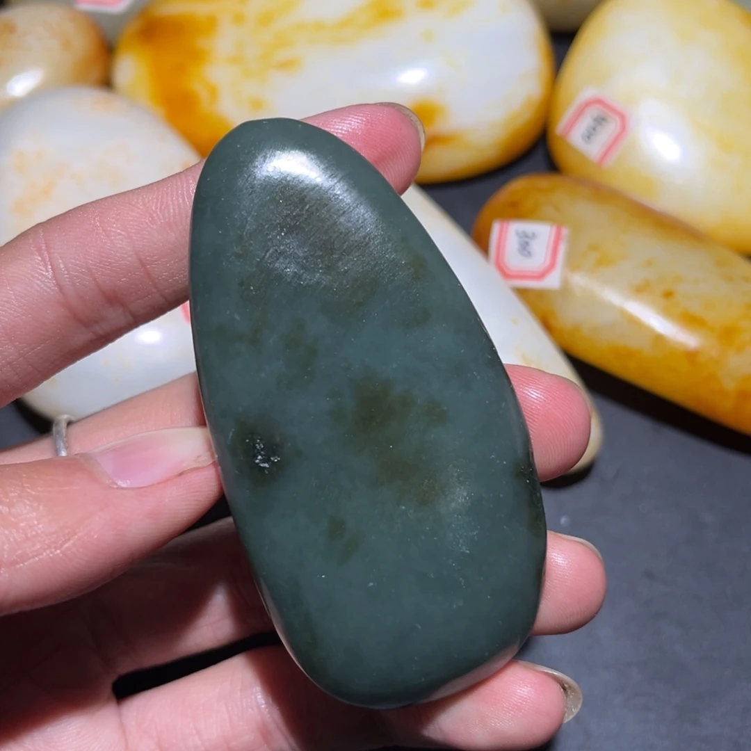 和田玉未镶嵌珠宝奇石