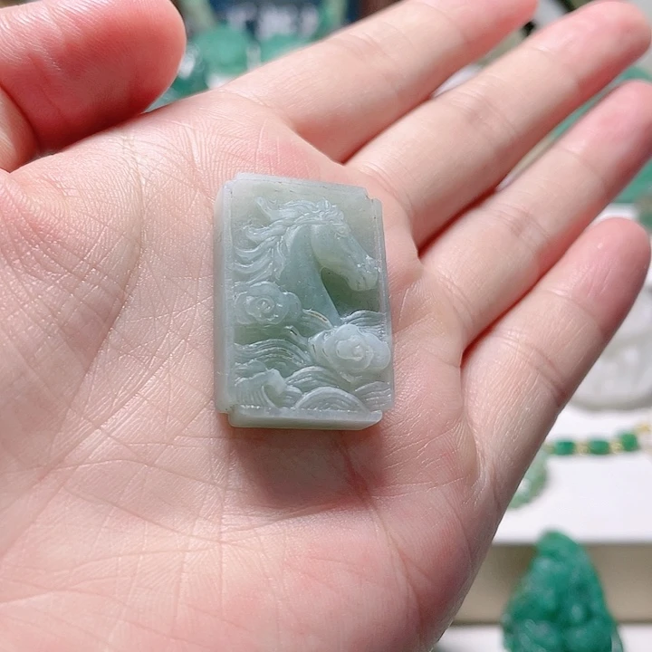 独山玉未镶嵌颈饰