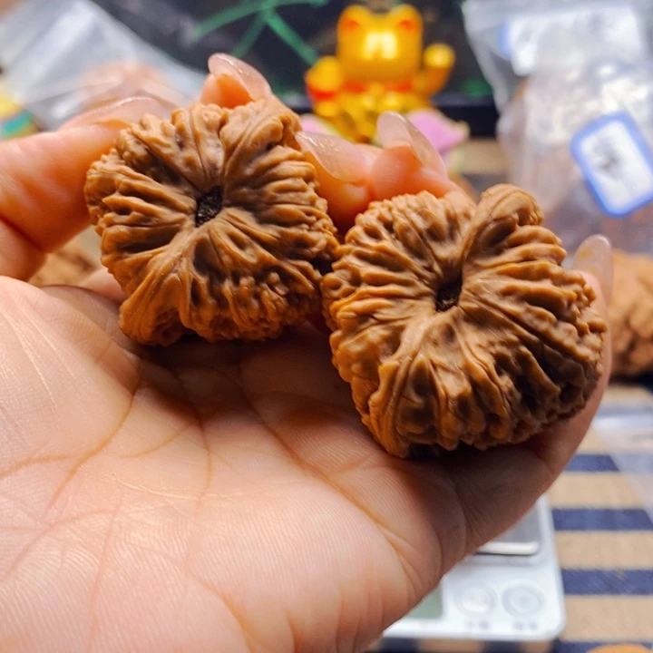 星***象文玩核桃把件南江石