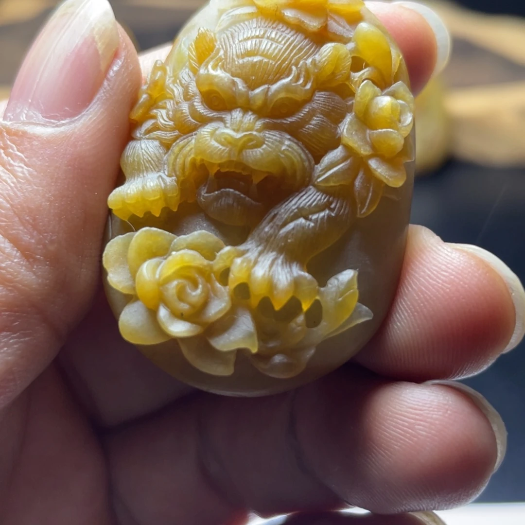 定制翡翠未镶嵌吹****风心有猛虎