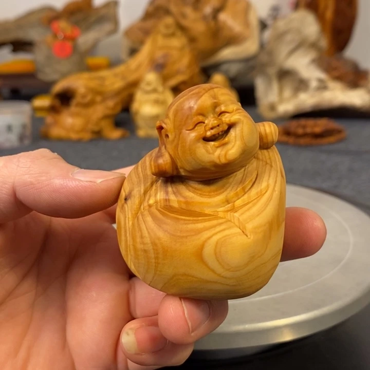 柏木（崖柏）弥勒佛手把件