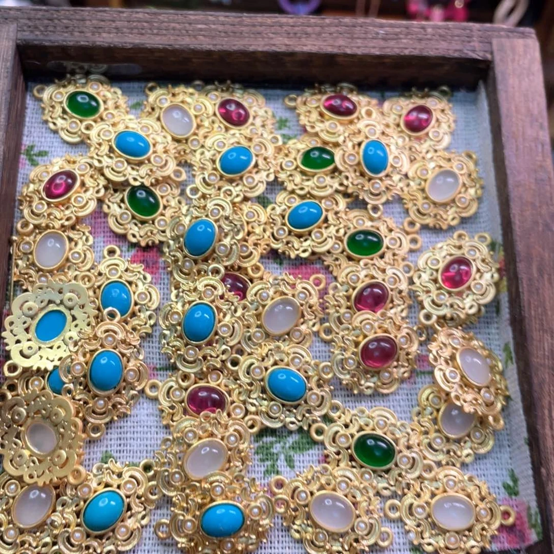 双头单孔花片刀马旦装饰配件