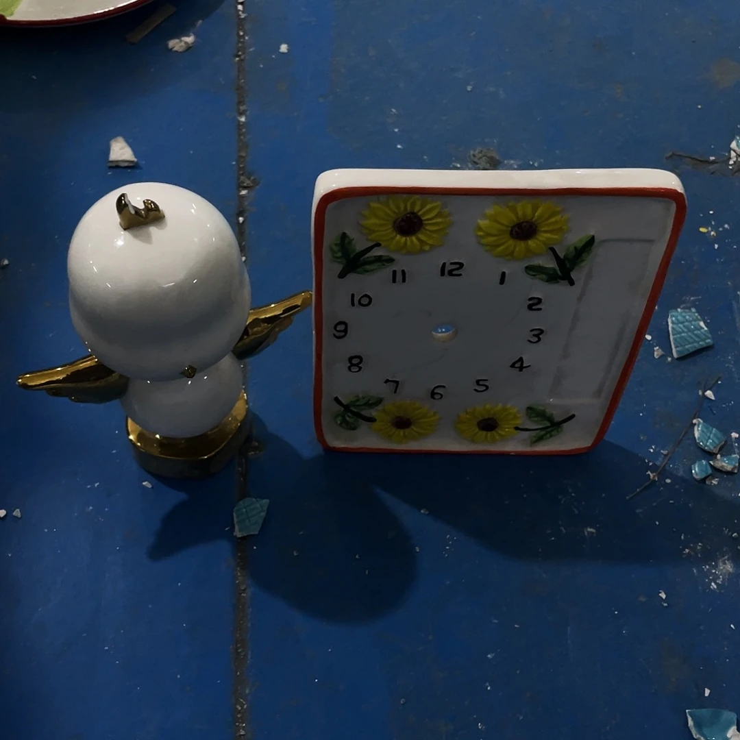 摆件八*罐  磕碰。封釉。