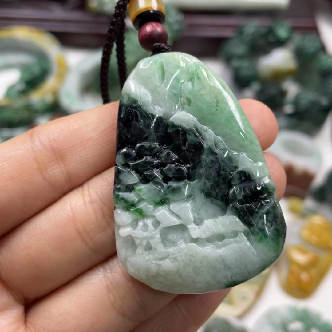 翡翠未镶嵌颈饰牌子