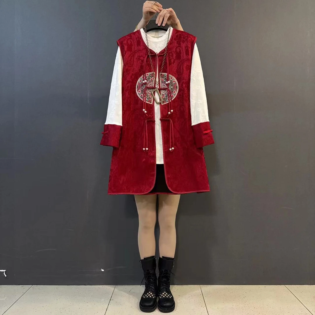 胖妹妹新中式刺绣盘扣中长款马甲圆领打底国风两件套