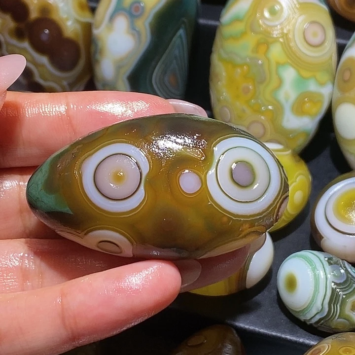 玛瑙/玉髓未镶嵌珠宝奇石138