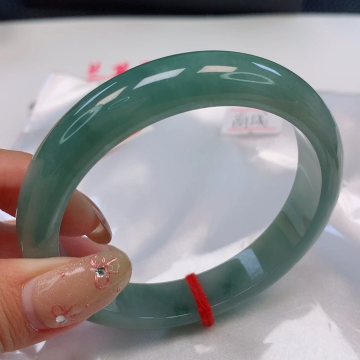 翡翠手镯未镶嵌58+圈