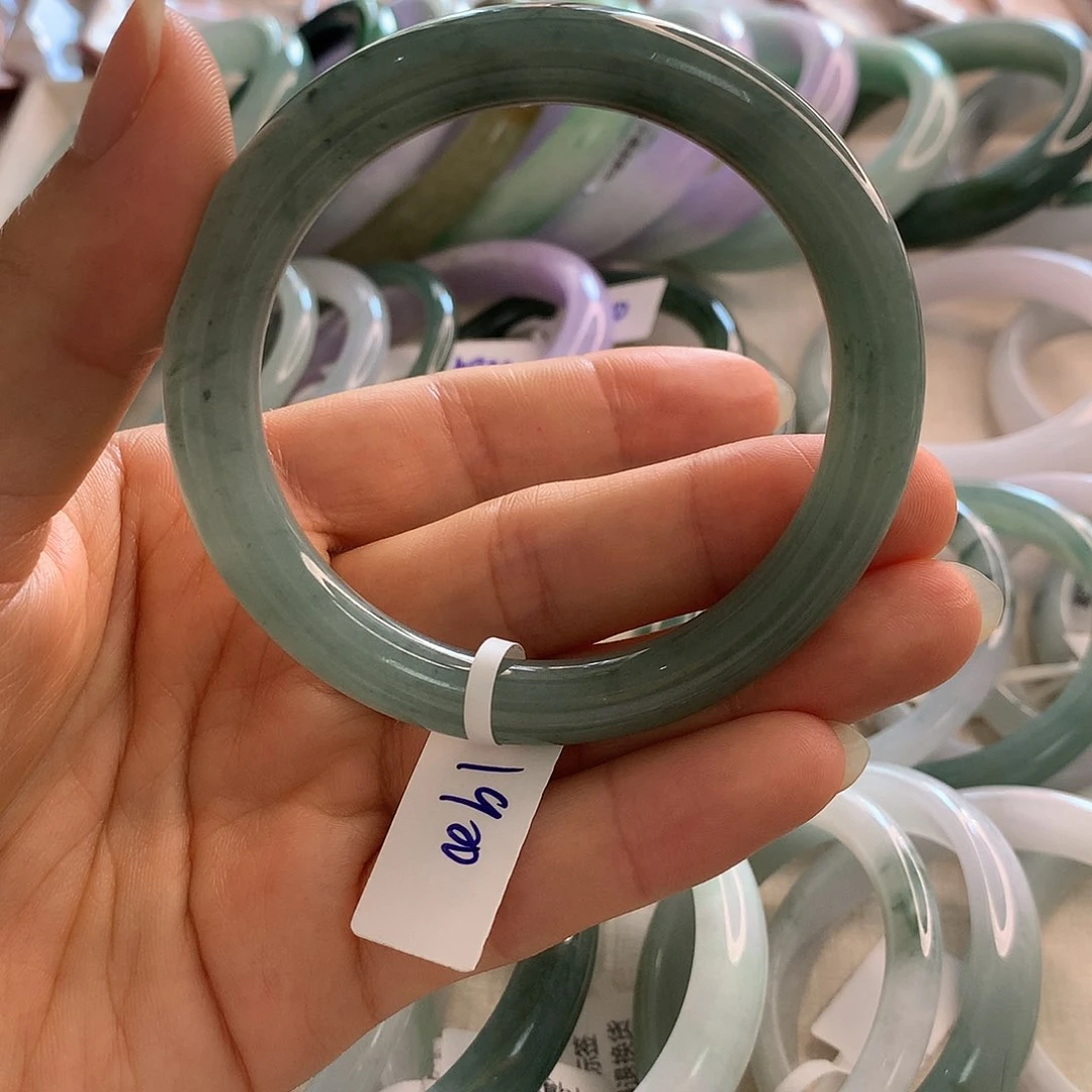 翡翠手镯未镶嵌圆条油青飘花54.5