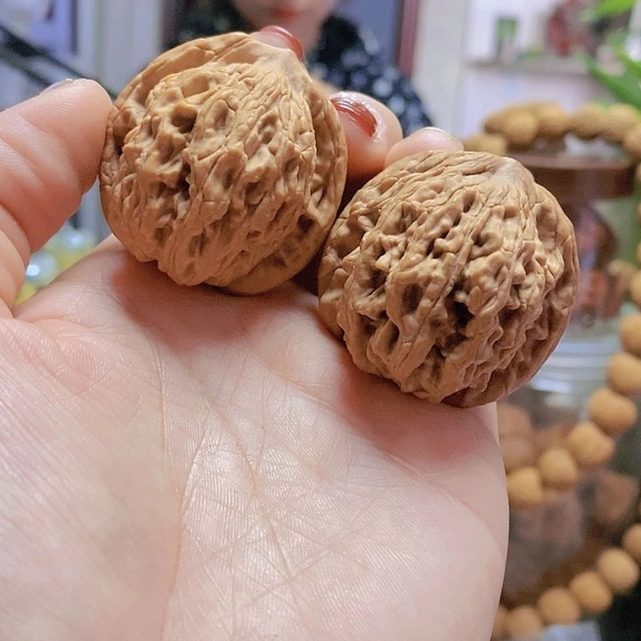 【闪购商品】文玩核桃把件39虎头红皮