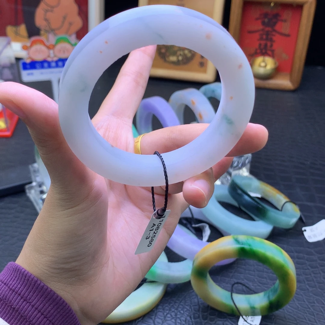 定制翡翠未镶嵌翡翠手镯