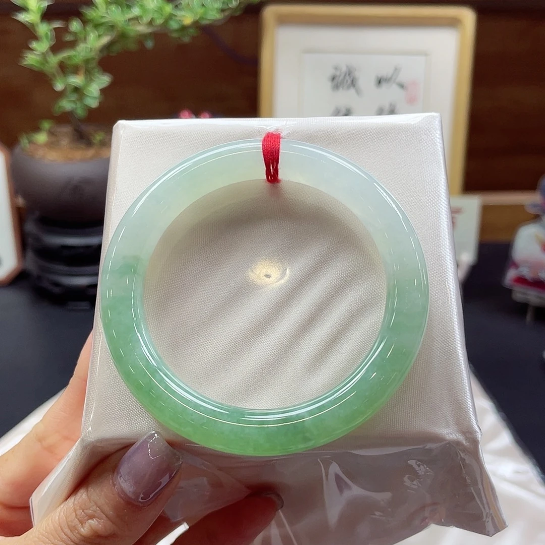 翡翠未镶嵌手镯22 号