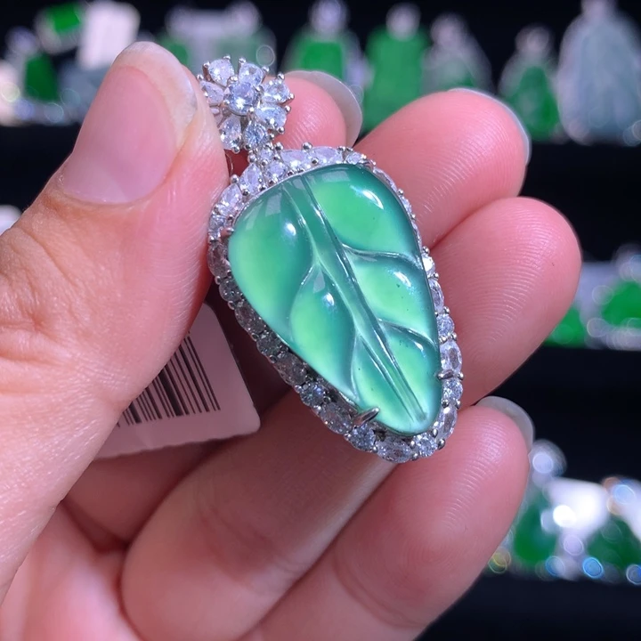 【闪购商品】颈饰银S925镶嵌翡翠天然翡翠