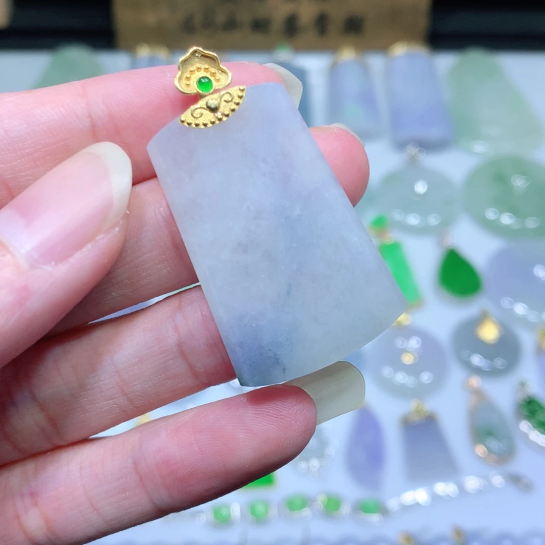 翡翠吊坠(不含链)18K金镶嵌