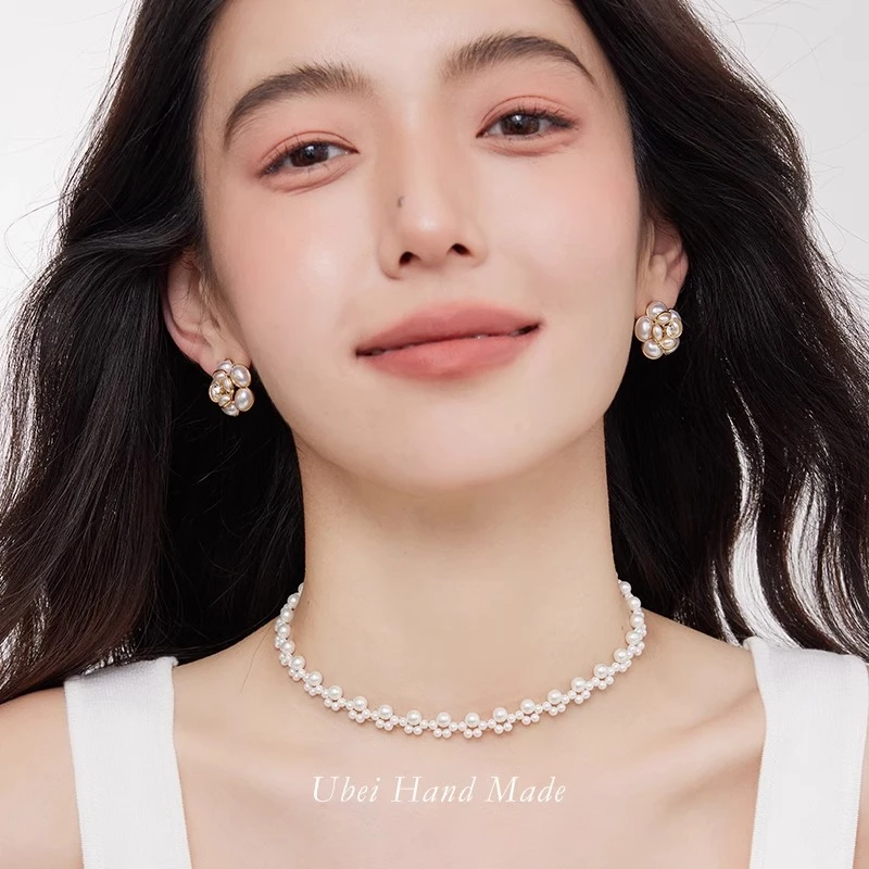 铜合金仿珍珠耳饰 复古山茶花珍珠耳钉女时尚高级感轻奢精致耳饰