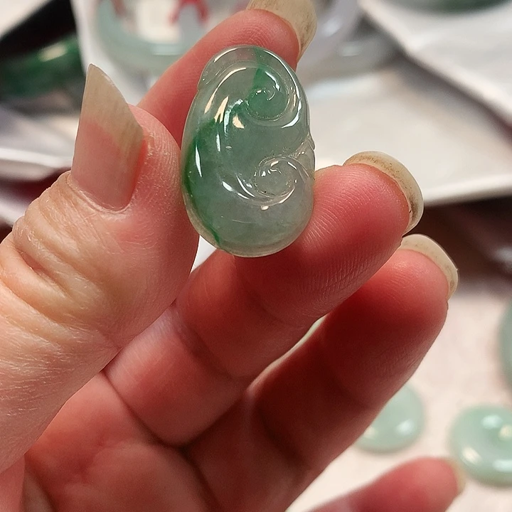 翡翠未镶嵌手镯缅甸翡翠首饰