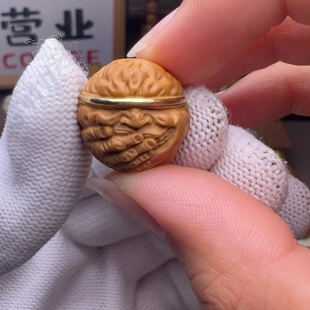 文玩核桃把件镶嵌款盲僧18左右尺寸全品有正常封口线