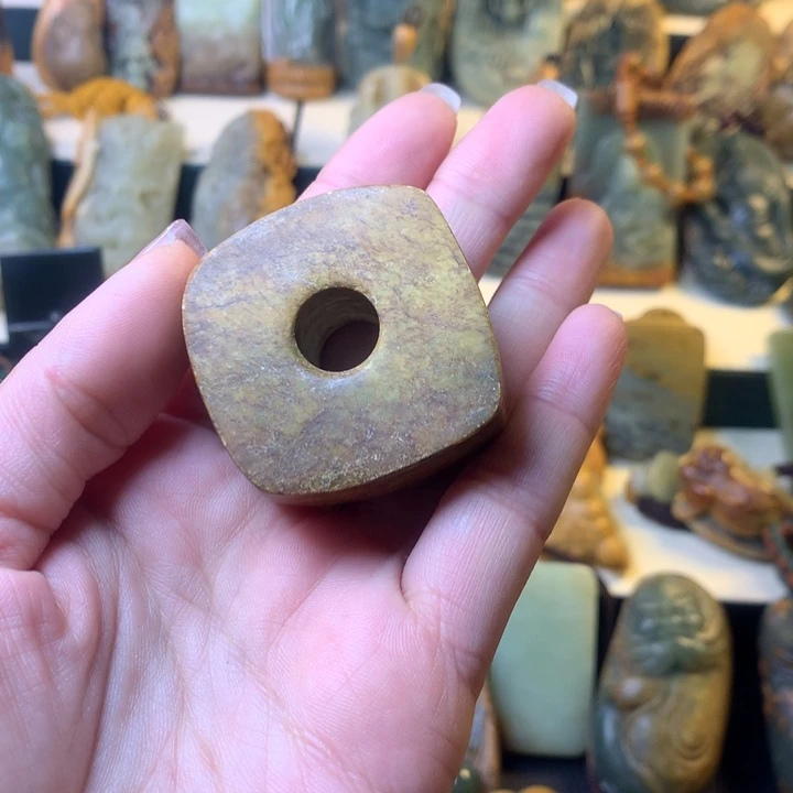 岫岩河磨玉（透闪石质玉）手链未镶嵌六****年