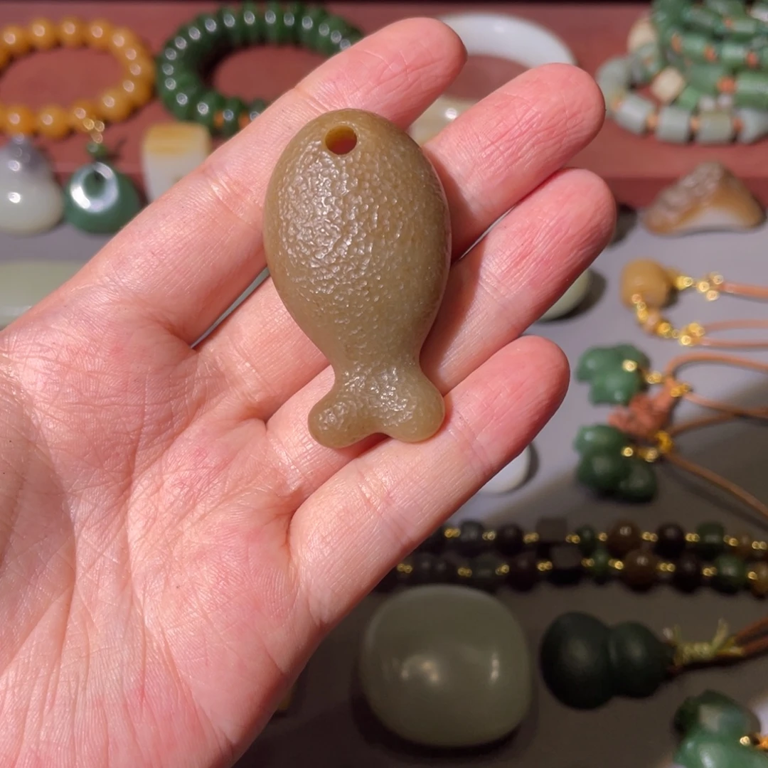 b***l和田玉未镶嵌颈饰