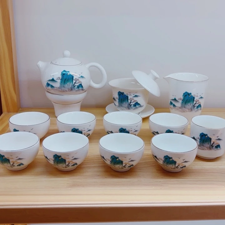 德化迎客羊脂白玉瓷