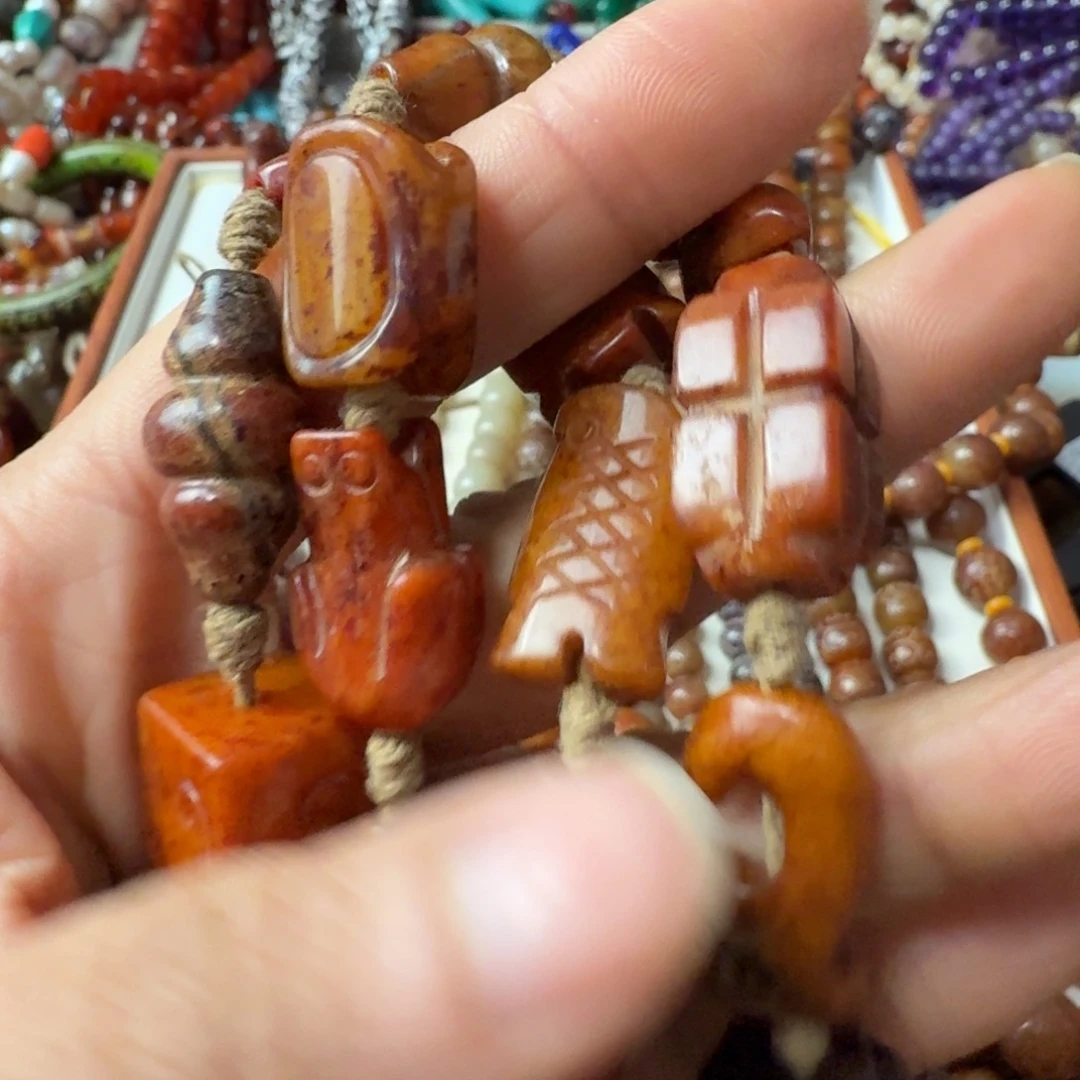 葫***娟和田玉（糖玉）未镶嵌颈饰