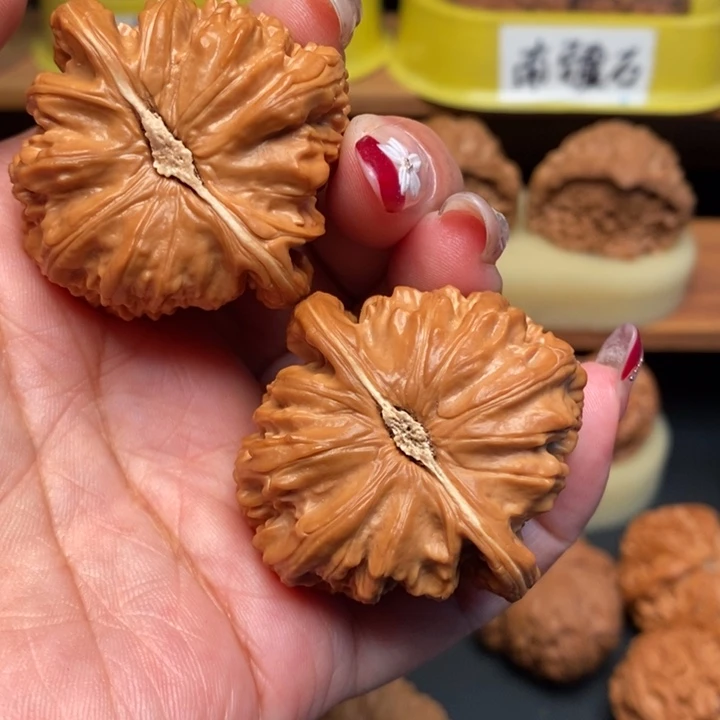 肌***象文玩核桃吊坠43全品白狮子