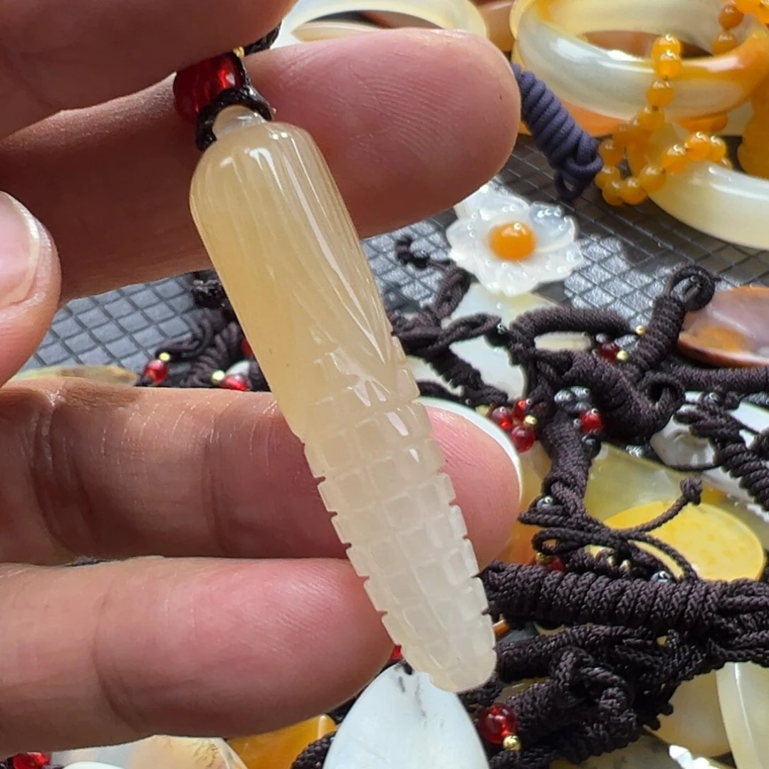 石英质玉未镶嵌颈饰