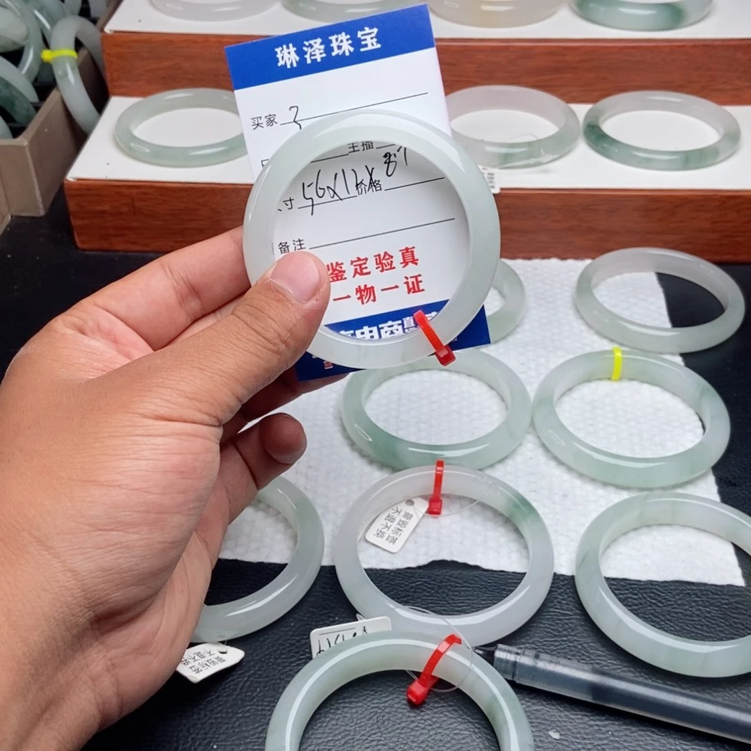 石英质玉手镯未镶嵌贾*心3