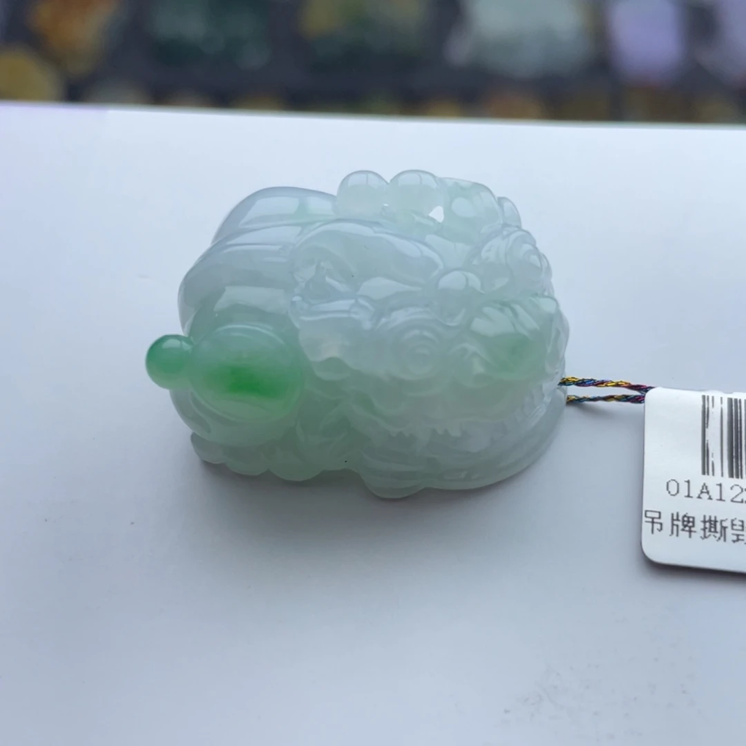 翡翠颈饰未镶嵌貔貅