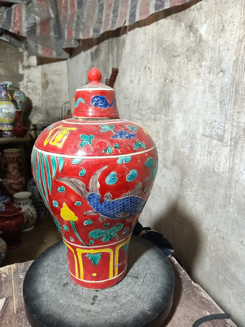 一个五彩的的瓶子