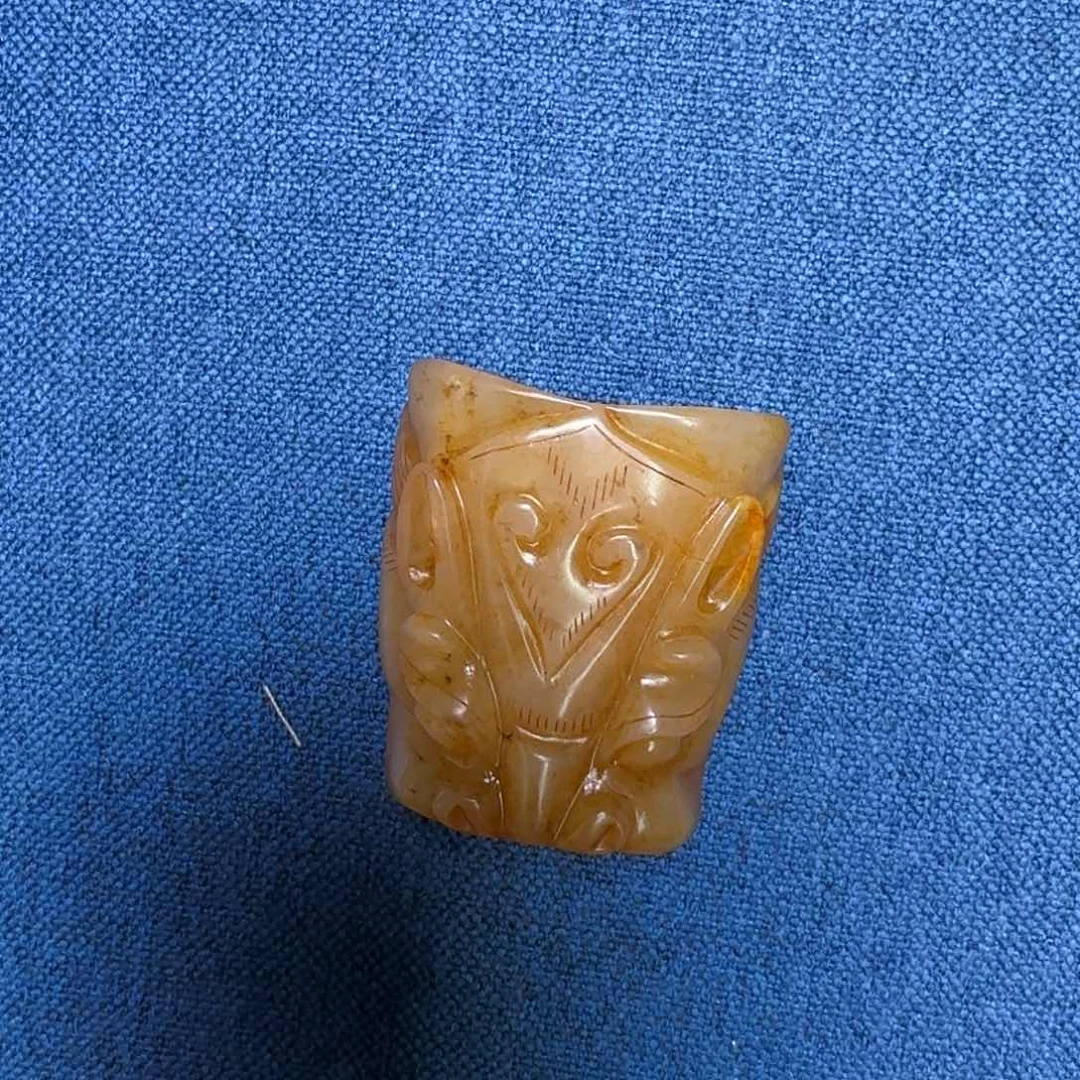 和田玉（糖玉）挂件未镶嵌喜****狼