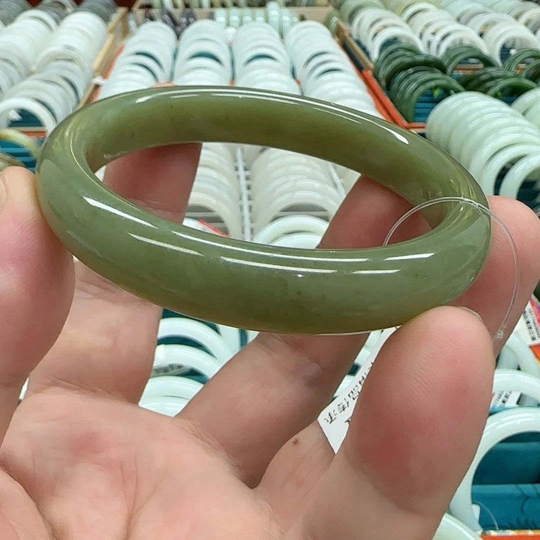 柔***水和田玉（糖玉）手镯未镶嵌